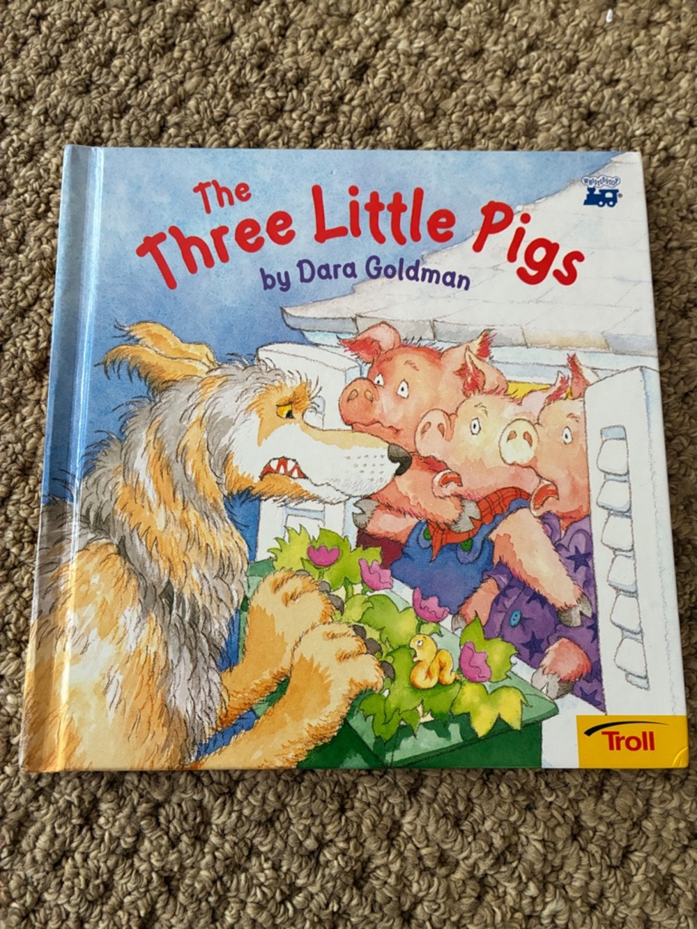 Trolls The Three Little Pigs Illustrated Book - Red, Blue, Pink
